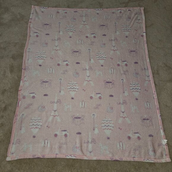 Paris France Oui Fleece Throw Blanket 48x60 Pink White Purple Eiffel Tower Cafe - Picture 5 of 7